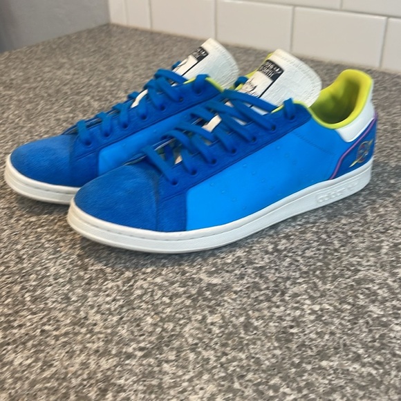 Rare Adidas Disney Pixar Blue Stan Smith Shoes - Picture 2 of 8